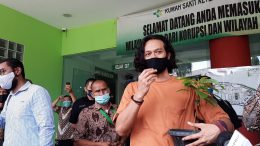  Kembali ke Rumah, Ini Yang Dibawa Dwi Sasono Dari RSKO