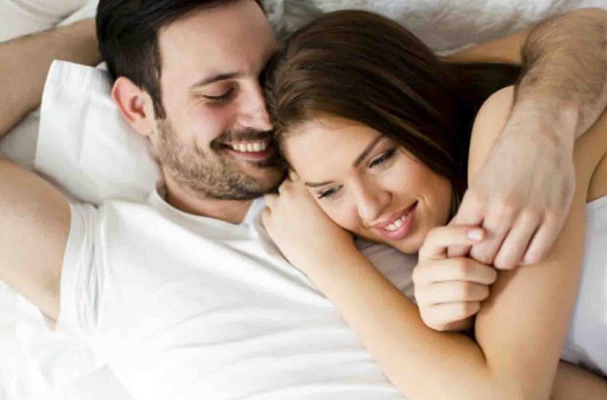  Ini Manfaat Deep Talk dengan Pasangan Sebelum Tidur