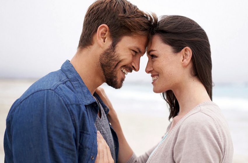  6 Tanda Pria yang Sudah Menikah Jatuh Cinta pada Anda