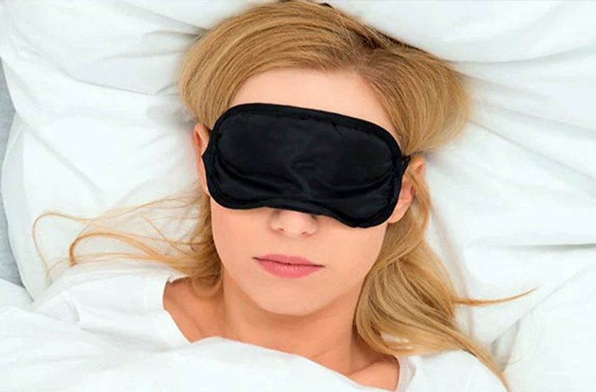 7 Manfaat Memakai Penutup Mata Ketika Tidur