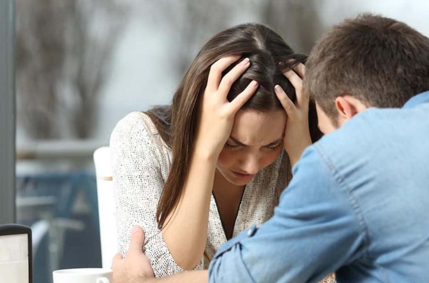  Tips Menghadapi Pasangan yang Sedang Depresi