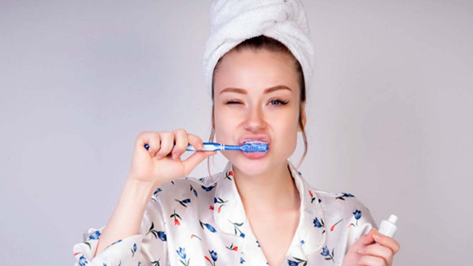 Usir Karang Gigi dengan Baking Soda, Begini Caranya Berita Seleb Terkini