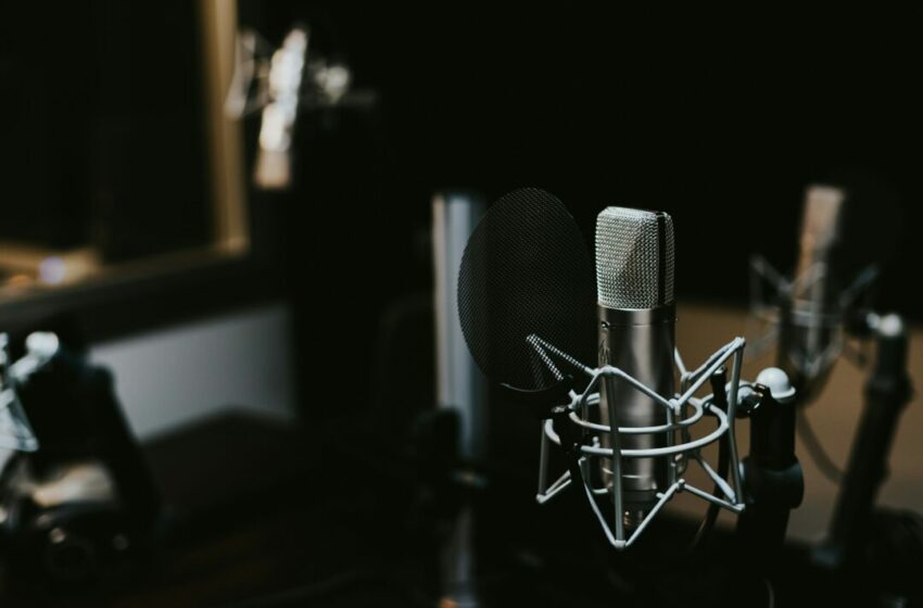  Ingin Menjadi Penyiar Radio? Pelajari Artikel Ini