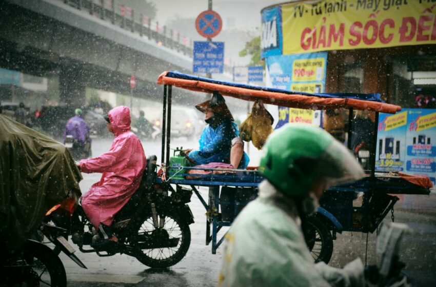  Menghadapi Musim Hujan, Tips Persiapan untuk Kegiatan Outdoor