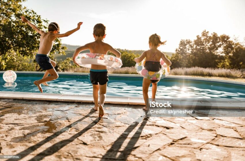  5 Tips Seru Mengajak Anak Berenang di Libur Lebaran
