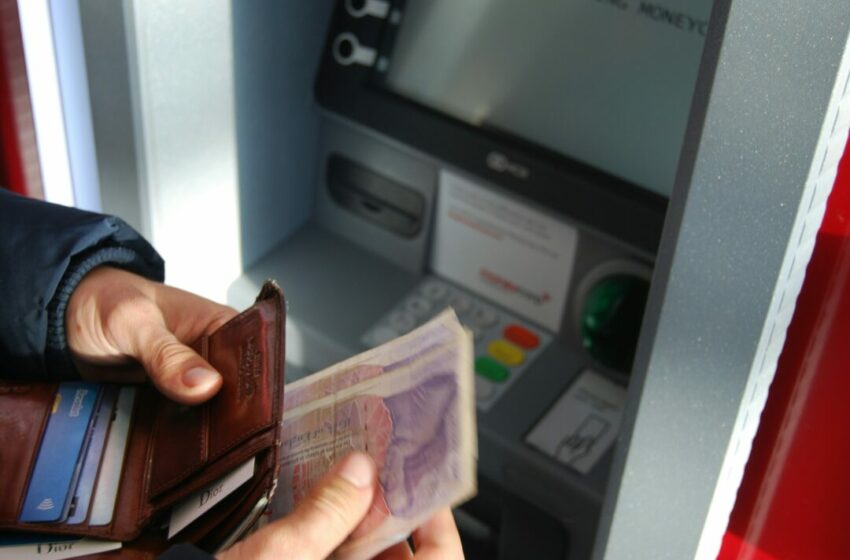  Buat yang Belum Tahu, Ini Cara Setor Uang di ATM