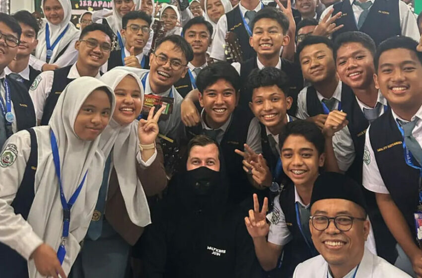  Kejutan dari Alan Walker di SMA Al-Azhar Medan, Kolaborasi yang Menginspirasi