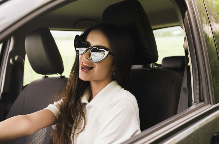  Kacamata yang Cocok Digunakan saat Menyetir Mobil