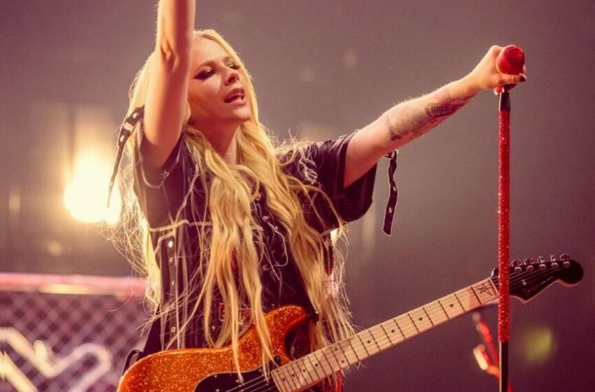  Avril Lavigne, Punk Princess yang Menggebrak Dunia Musik