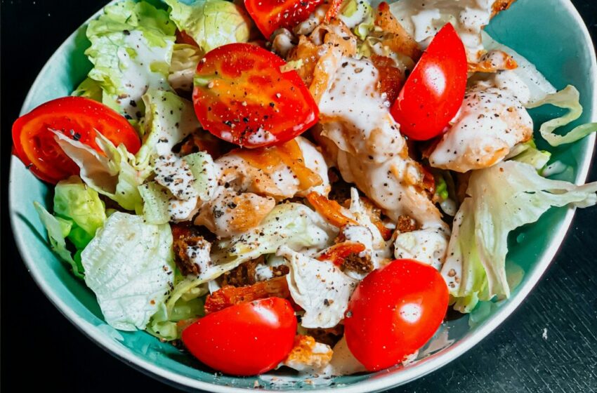  Resep Marinasi Ayam yang Cocok untuk Disajikan dengan Salad