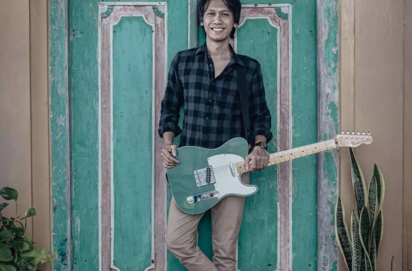  Gitar Legendaris Eross Candra Terjual Rp 125 Juta, Hasil Lelang Disalurkan ke Gaza