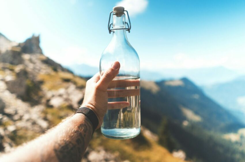  Pernah Kepikiran Nggak, Kenapa Air yang Biasa Kita Minum Sering Disebut Air Mineral?