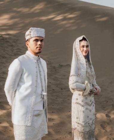  Prewedding Memukau Thariq Halilintar dan Aaliyah Massaid, Harmoni Budaya Jawa dan Minang