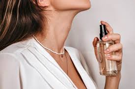  Tips Penggunaan Parfum agar Wangi Tahan Lama Seharian