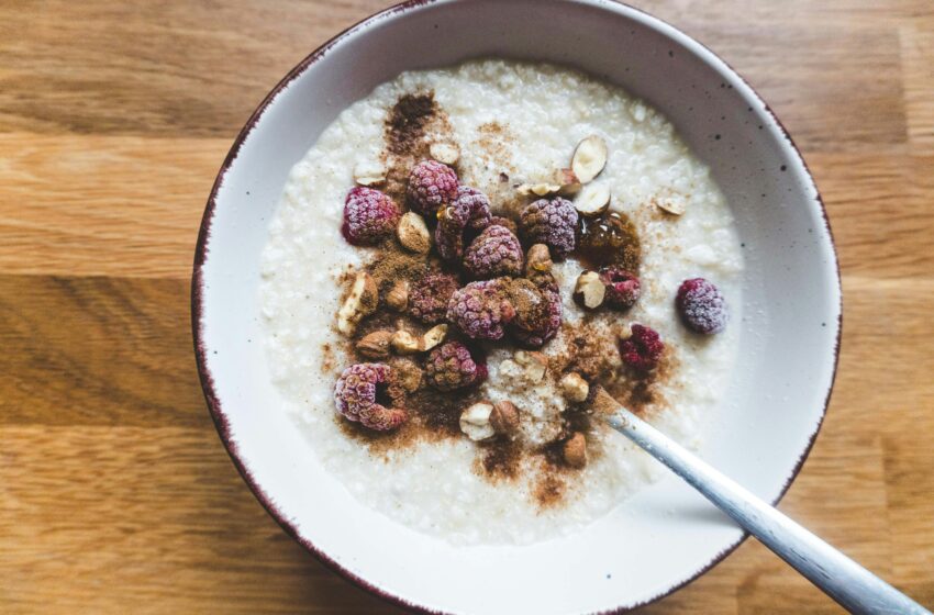  Bagaimana Sebaiknya Mengonsumsi Oatmeal di Malam Hari?