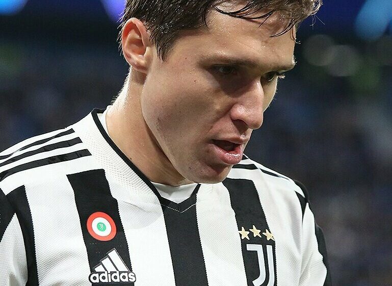  Federico Chiesa Resmi Gabung Barcelona