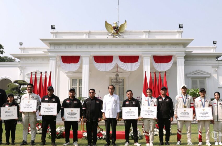  Jokowi Berikan Bonus Miliaran Rupiah untuk Atlet Olimpiade Paris 2024