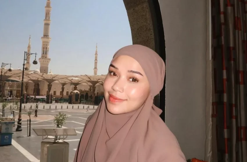  Kontroversi Selebgram Lula Lahfah Bawa Pod saat Umrah