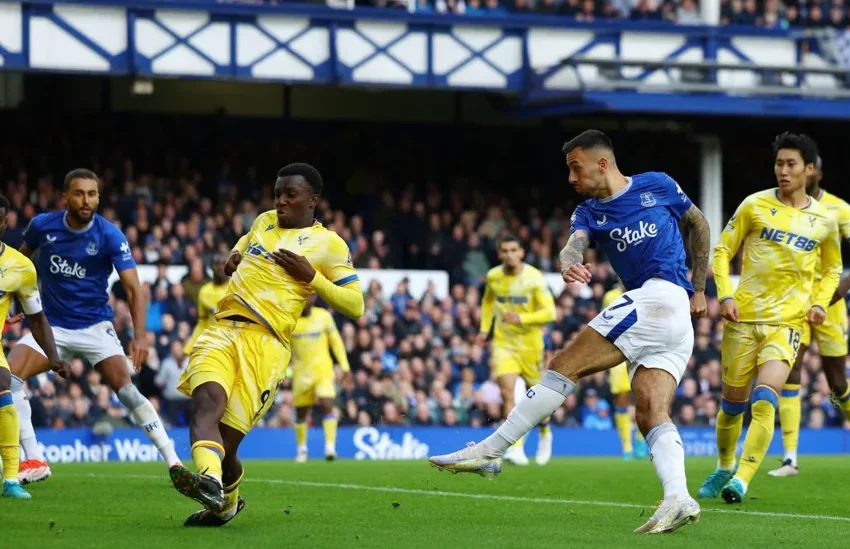  McNeil Bawa Everton Kemenangan Perdana di Premier League