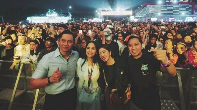  Anak Mantu Saksikan SBY Tampil Bernyanyi di Pestapora 2024