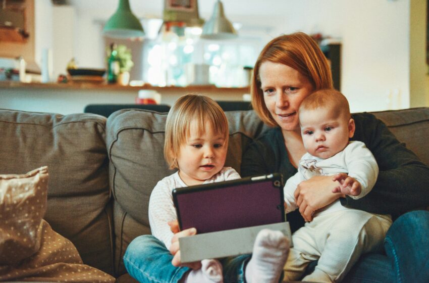  Perhatikan Screen Time Balita dan Cara Menyudahinya