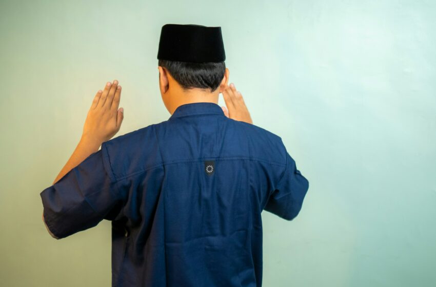  Mengajak Anak Sholat Sejak Dini adalah Cara Mudah untuk Membiasakannya