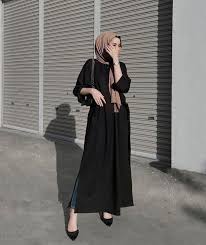  5 OOTD Memadukan Gamis Polos agar Terlihat Istimewa