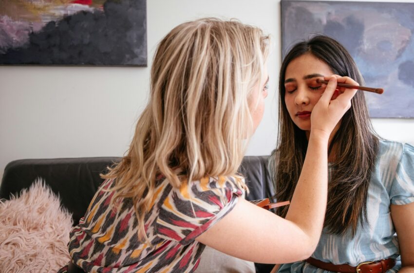  Tips Menggunakan Eye Shadow dengan Warna Cerah untuk Remaja