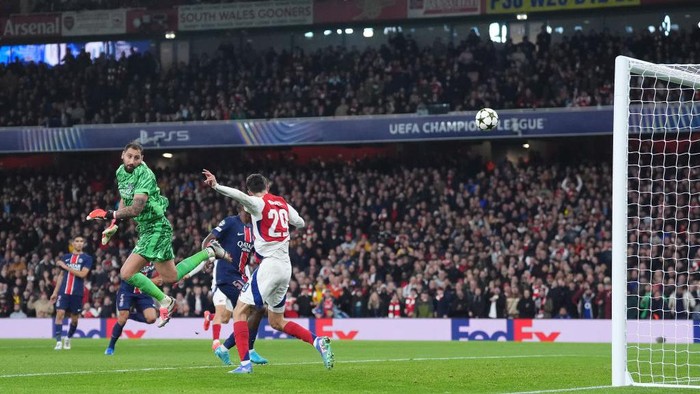  Arsenal Kalahkan PSG dengan Skor 2-0 di Liga Champions