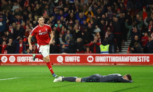  Chris Wood Menangkan Nottingham Forest Setelah Blunder Dean Henderson