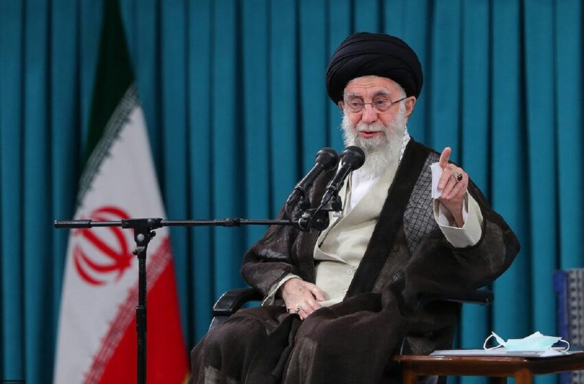  Khamenei Sebut Serangan ke Israel sebagai Hukuman Sah