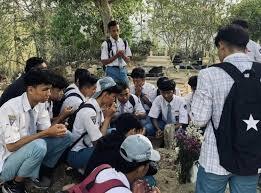  Duka Siswa SMA Trenggalek untuk Ibu Kantin yang Meninggal