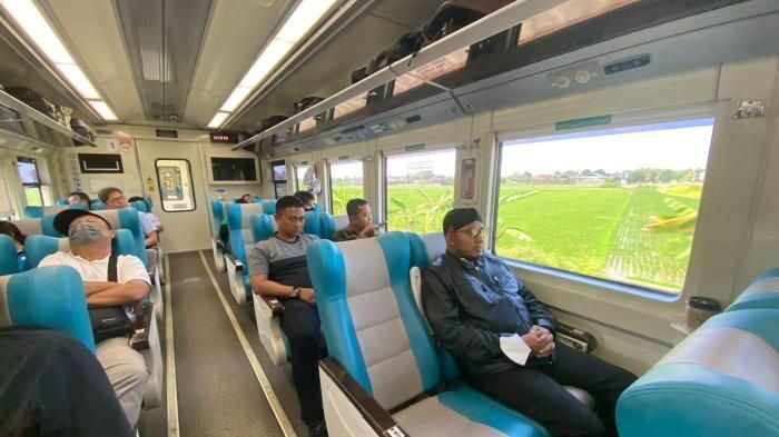  Rekomendasi Kegiatan Seru Saat Perjalanan di Kereta