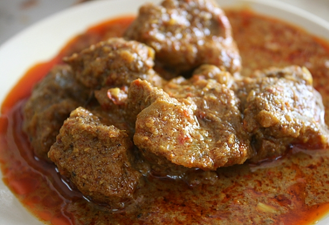  Perbedaan Rendang dan Kalio yang Harus Kamu Tahu