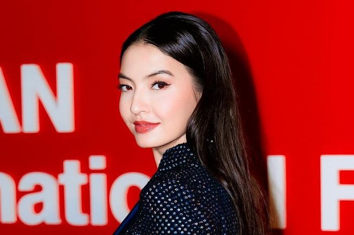  Penampilan Raline Shah Pada Pesta Pernikahan di Korea Selatan