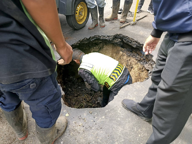  Perbaikan Jalan Dago yang Amblas: Solusi untuk Pengendara