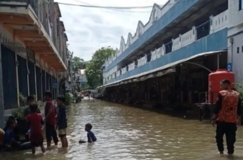  BPBD HST Kerahkan Tim Bantu Korban Banjir