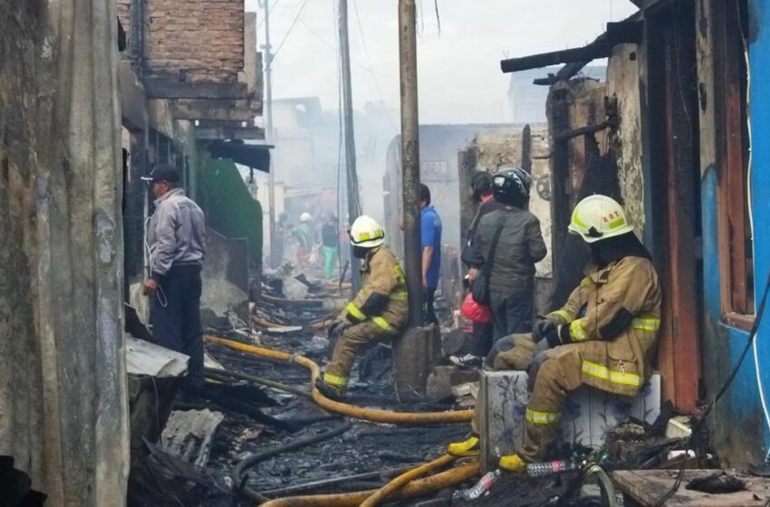  Kebakaran Hebat di Kemayoran, 100 Rumah Terbakar