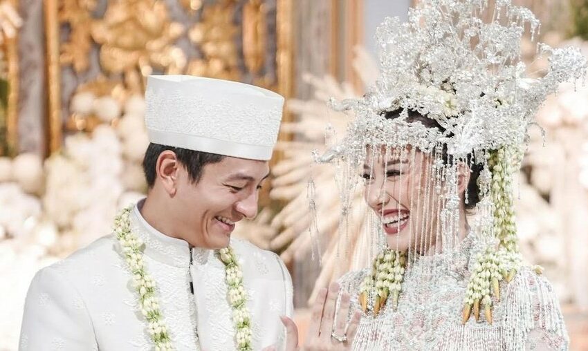  Pernikahan Rio Haryanto dan Athina: Mahar Sarat Makna