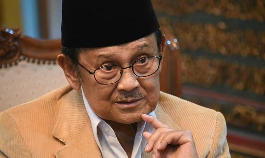  Syal Putih B.J. Habibie, Simbol Cinta Abadi Ainun