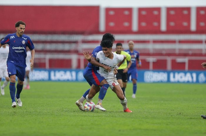  Arema FC dan Persis Solo Berbagi Angka 1-1 di Liga 1