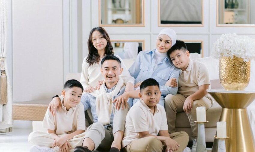  Zumi Zola dan Putri Zulhas Prewedding Bersama Anak-Anak