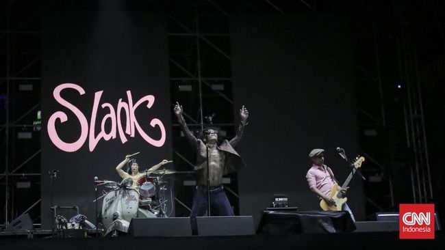  Makna Keluarga di Balik Konser Pasar Malam Slank