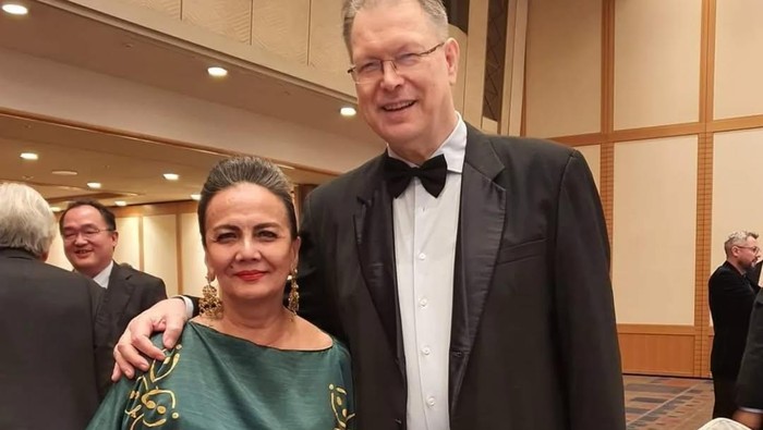  Kisah Cinta Christine Hakim dan Jeroen Lezer