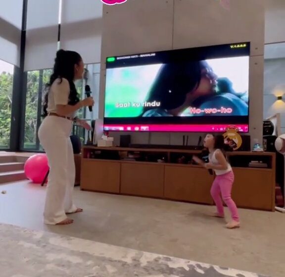  Ameena Karaoke Bareng Kris Dayanti, Bakat Musik dari Nenek