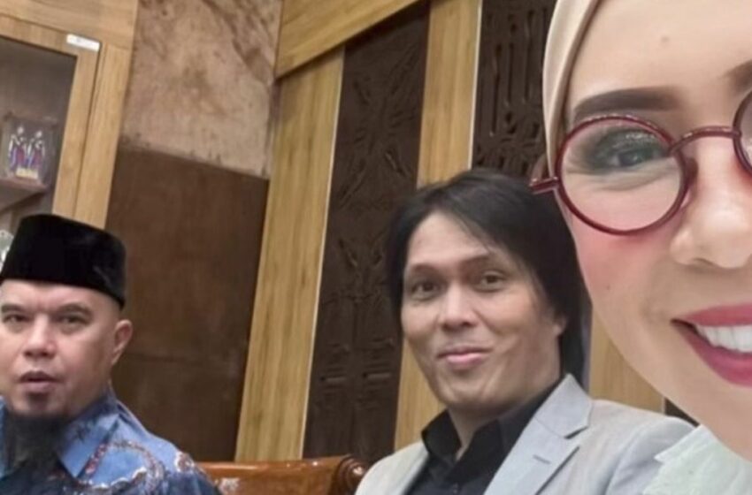  Foto Melly Goeslaw, Ahmad Dhani, dan Once Mekel Bikin Heboh