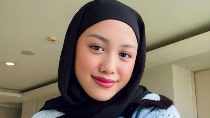  Lolly Kembali Sekolah di Luar Negeri, Ini Faktanya