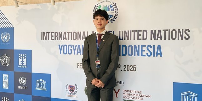  Bunga Zainal Bangga, Putranya Karan Raih Prestasi di MUN