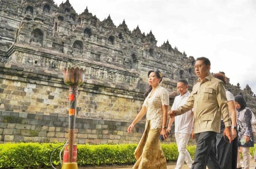  Fadli Zon: Tak Ada Eskalator maupun Eskavator di Borobudur
