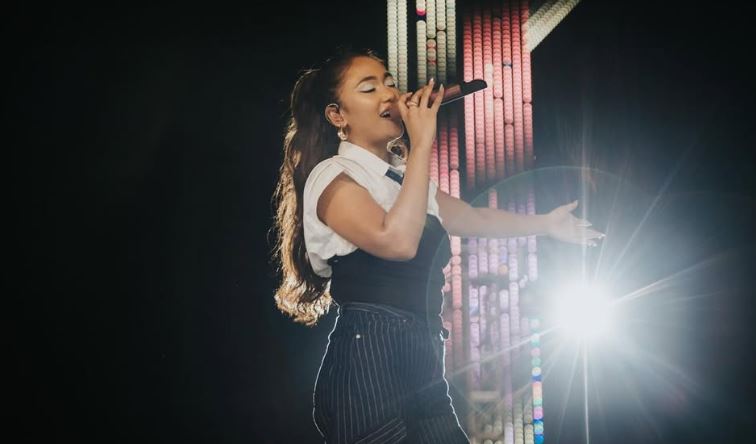  Lagu Marion Jola yang Centil dan Bikin Mood Naik